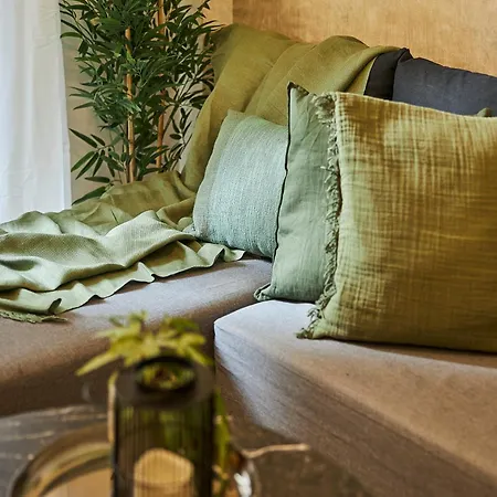 Apartment Kamara Bound In The Heart Of Center, By Binobi! *