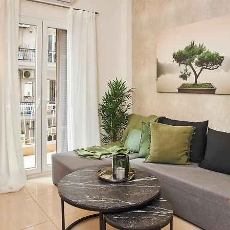 Apartment Kamara Bound In The Heart Of Center, By Binobi!