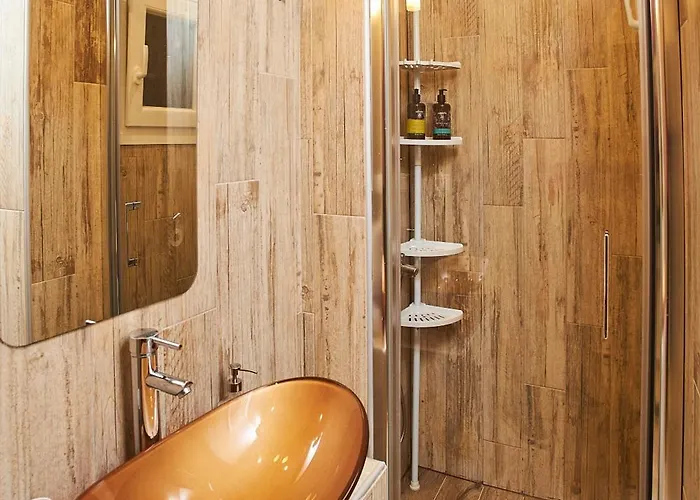 Kamara Bound In The Heart Of Center By Binobi!