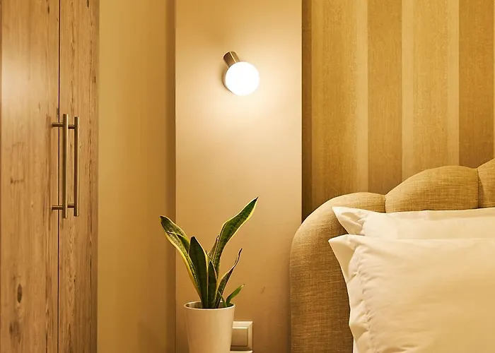 Kamara Bound In The Heart Of Center By Binobi! סלוניקי