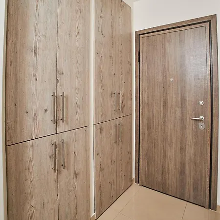 Kamara Bound In The Heart Of Center By Binobi! * Salonicco