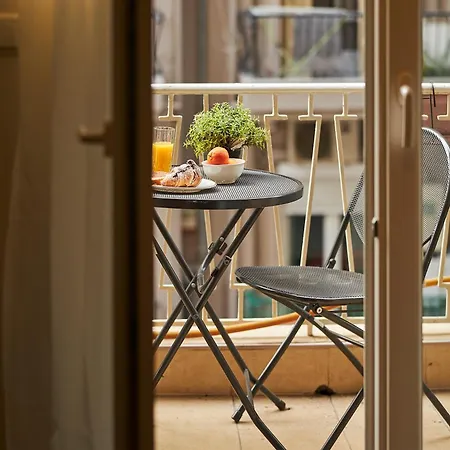 Kamara Bound In The Heart Of Center By Binobi!